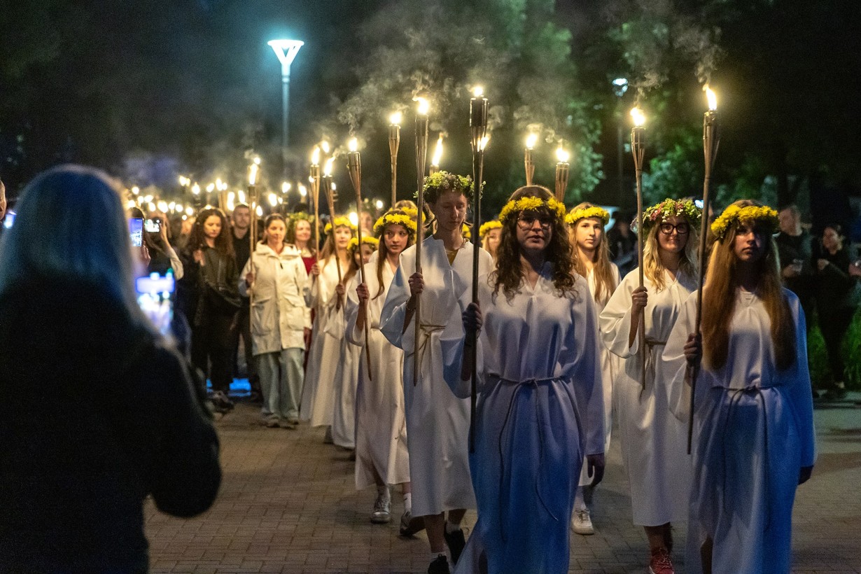 Joninės Šiauliuose: miestas virto gyvu patyrimu po atviru dangumi