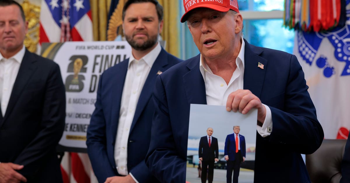Trumpas atnaujina sankcijų grėsmę Rusijai dėl lėtos pažangos link taikos – „Politico“