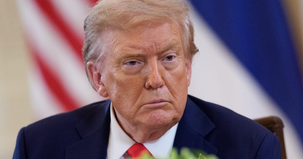 Trumpas „labai piktas“ Ukrainoje, smogdamas į Rusijos dujotiekį, maitinantis Orbán – „Politico“