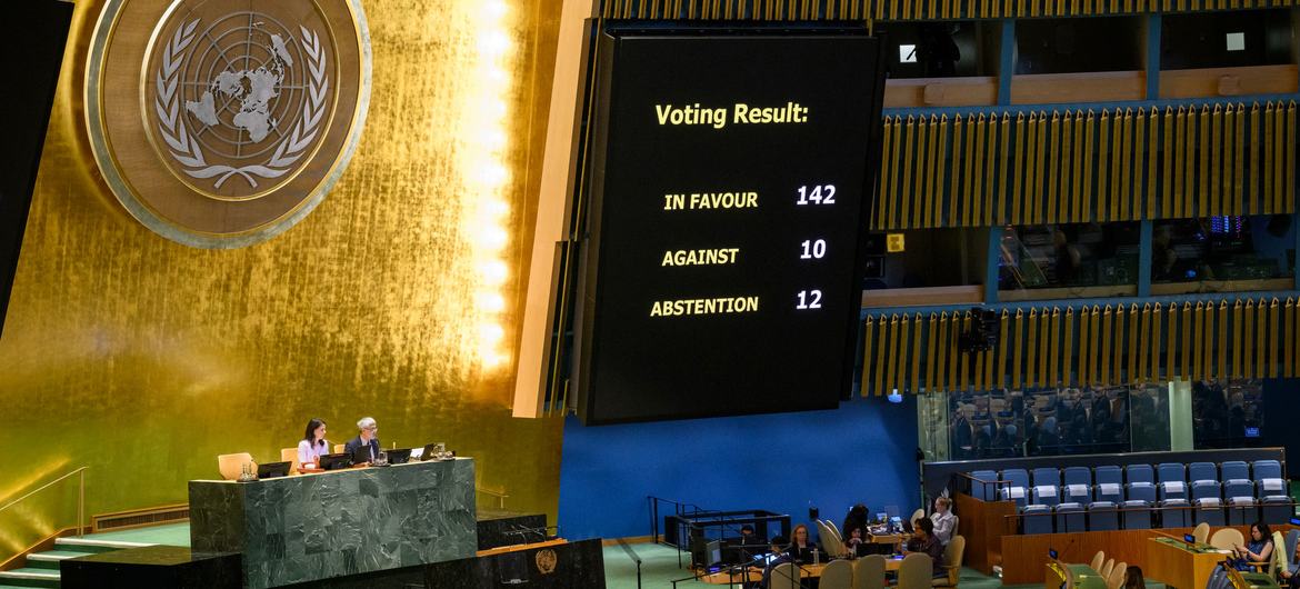 Generalinė asamblėja patvirtina Niujorko deklaraciją dėl dviejų valstybių sprendimo tarp Izraelio ir Palestinos-pasauliniai klausimai