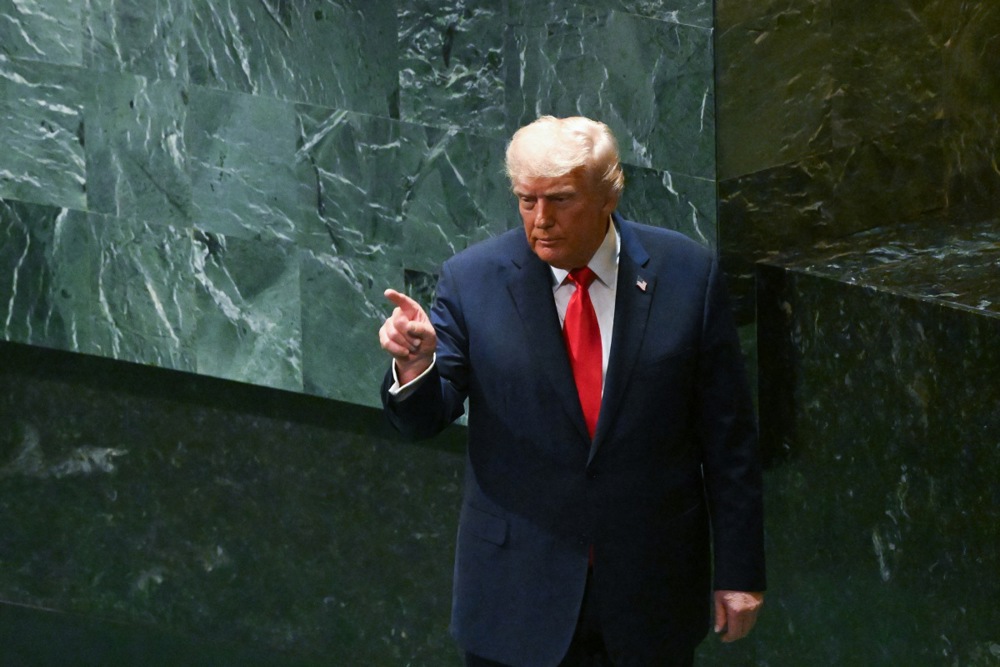 Trumpas sako, kad Ukraina gali „laimėti“ visą teritoriją iš Rusijos