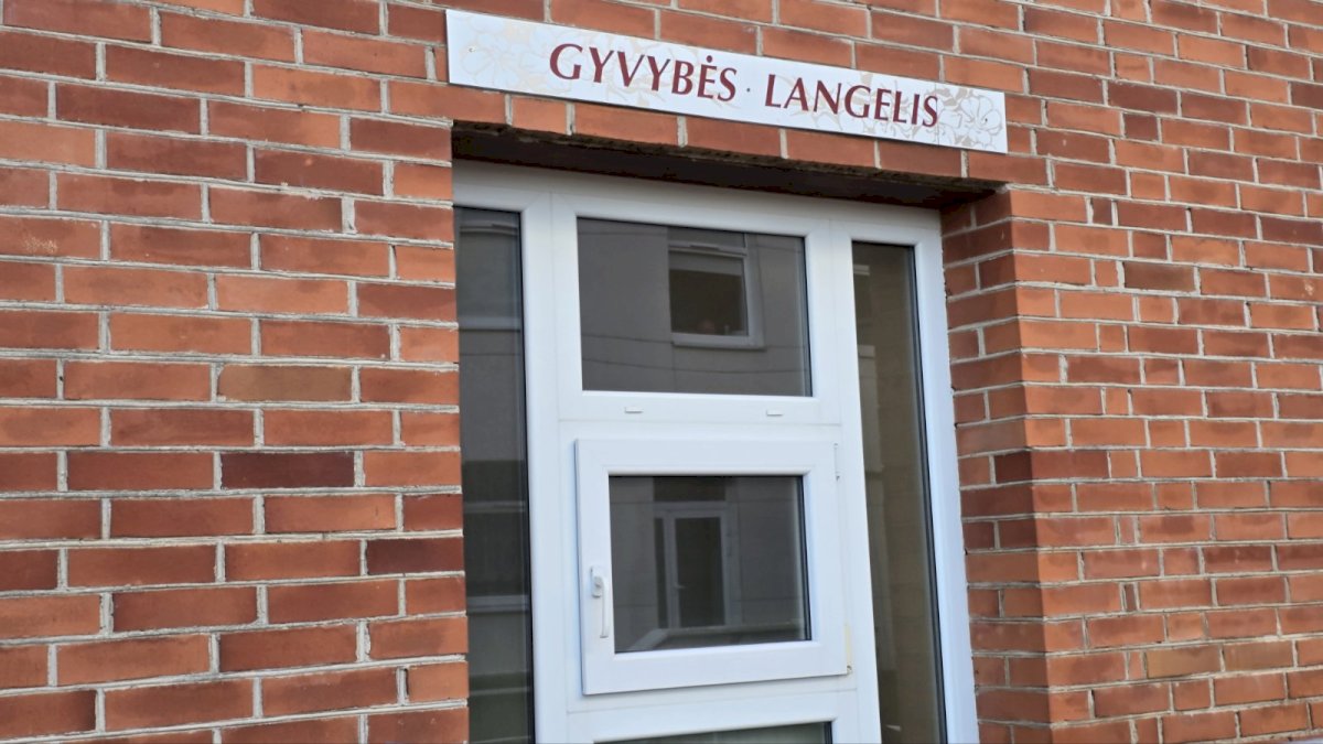 Gyvybės langelyje saugų prieglobstį rado naujagimė