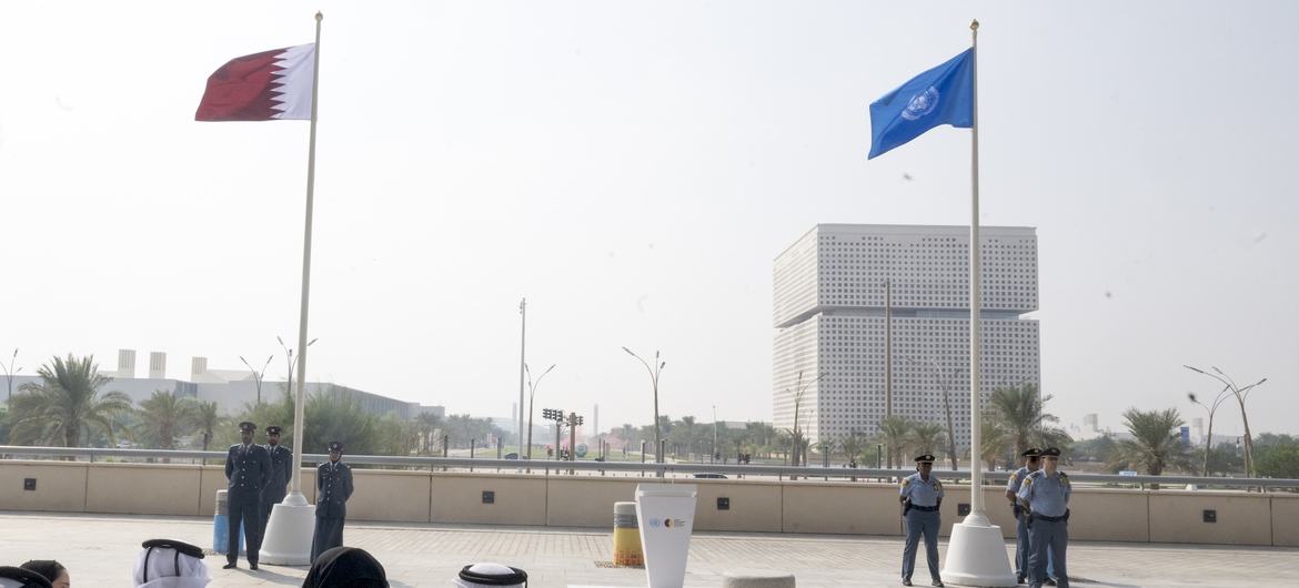 Dohoje iškeltos vėliavos, kai lyderiai susirenka į JT aukščiausiojo lygio susitikimą dėl socialinės plėtros – pasaulinės problemos