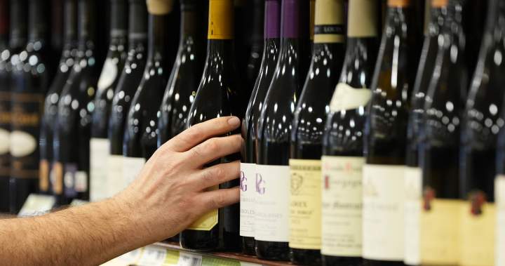 Dviratininkas nugriuvo į daubą Prancūzijoje, išgyvena iš krepšyje turėto vyno – „National“.