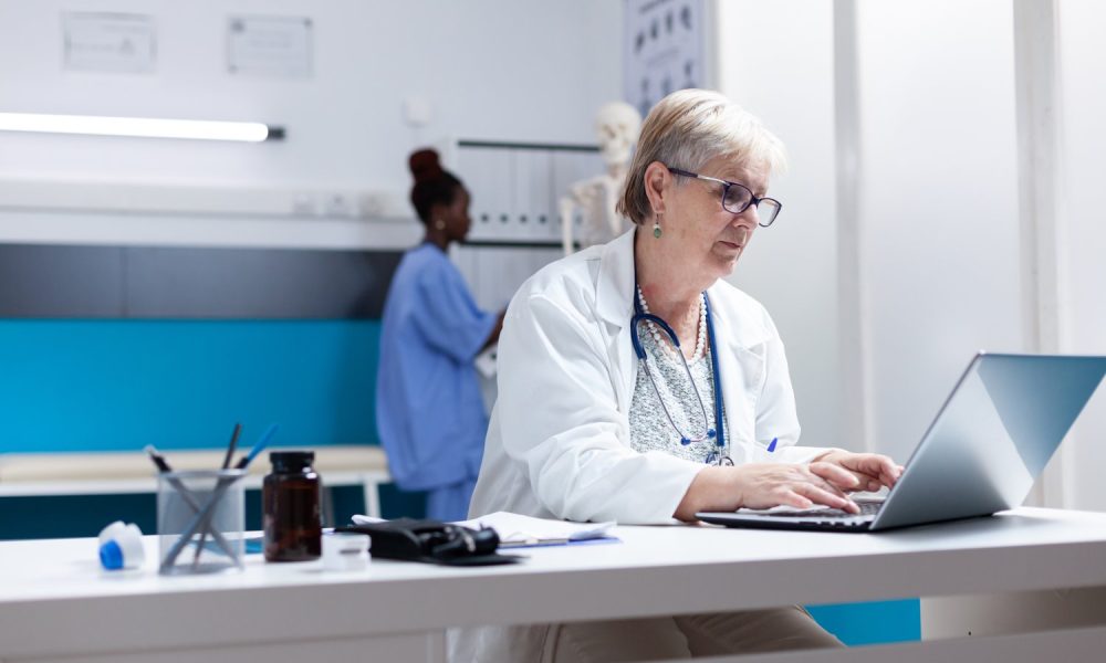 Nuo klinikos iki Pasaulio sveikatos organizacijos – moterų mizogija sveikatos priežiūros srityje stabdo moteris