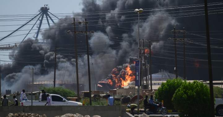 Otava paragino sustabdyti ginklų srautą į Sudaną, kai Carney ruošiasi JAE vizitui