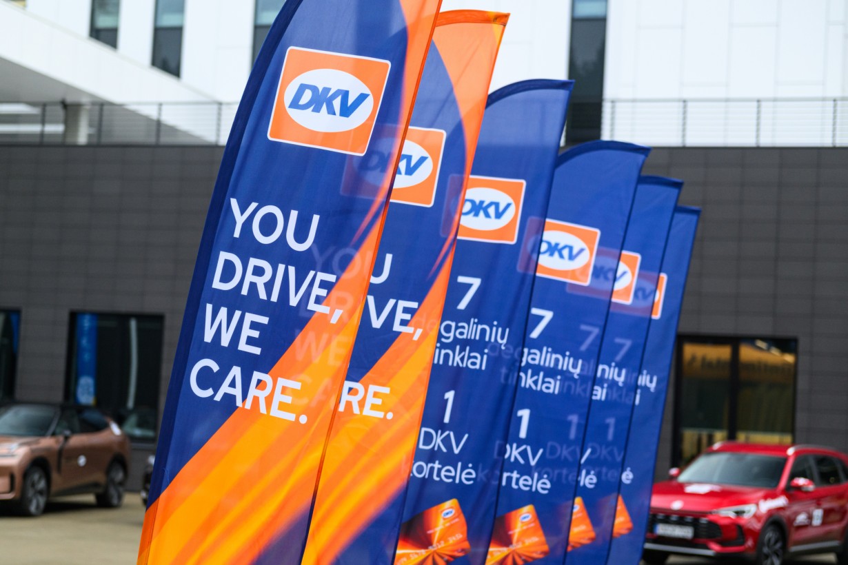 „Metų automobilio 2026“ dalyvių parką valdyti padeda sunkvežimių pasaulyje paplitusi paslauga