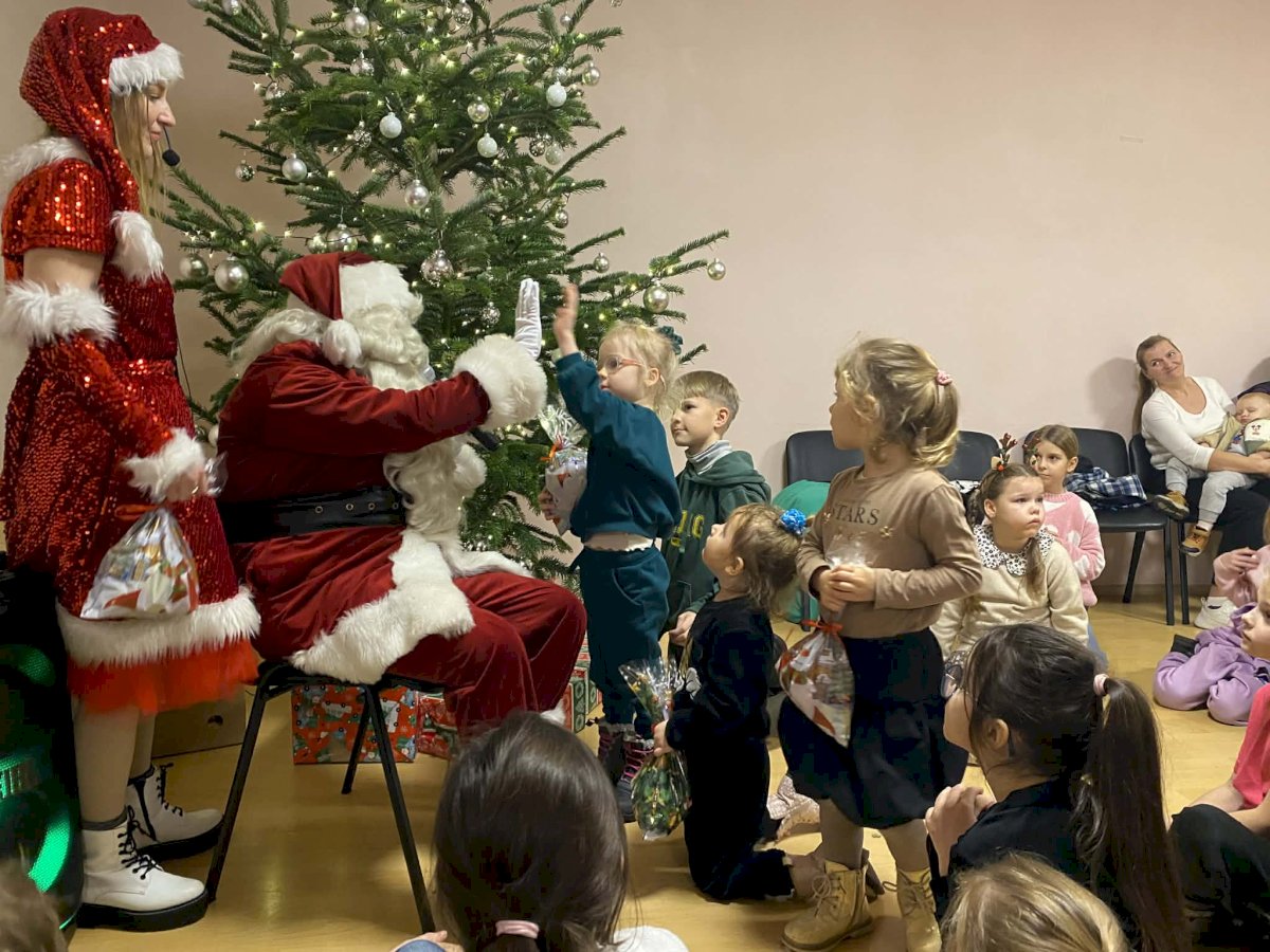 Švenčių laukimo metas, tarsi švelnus žiemos alsavimas, pasiekė ir Lumpėnų seniūniją