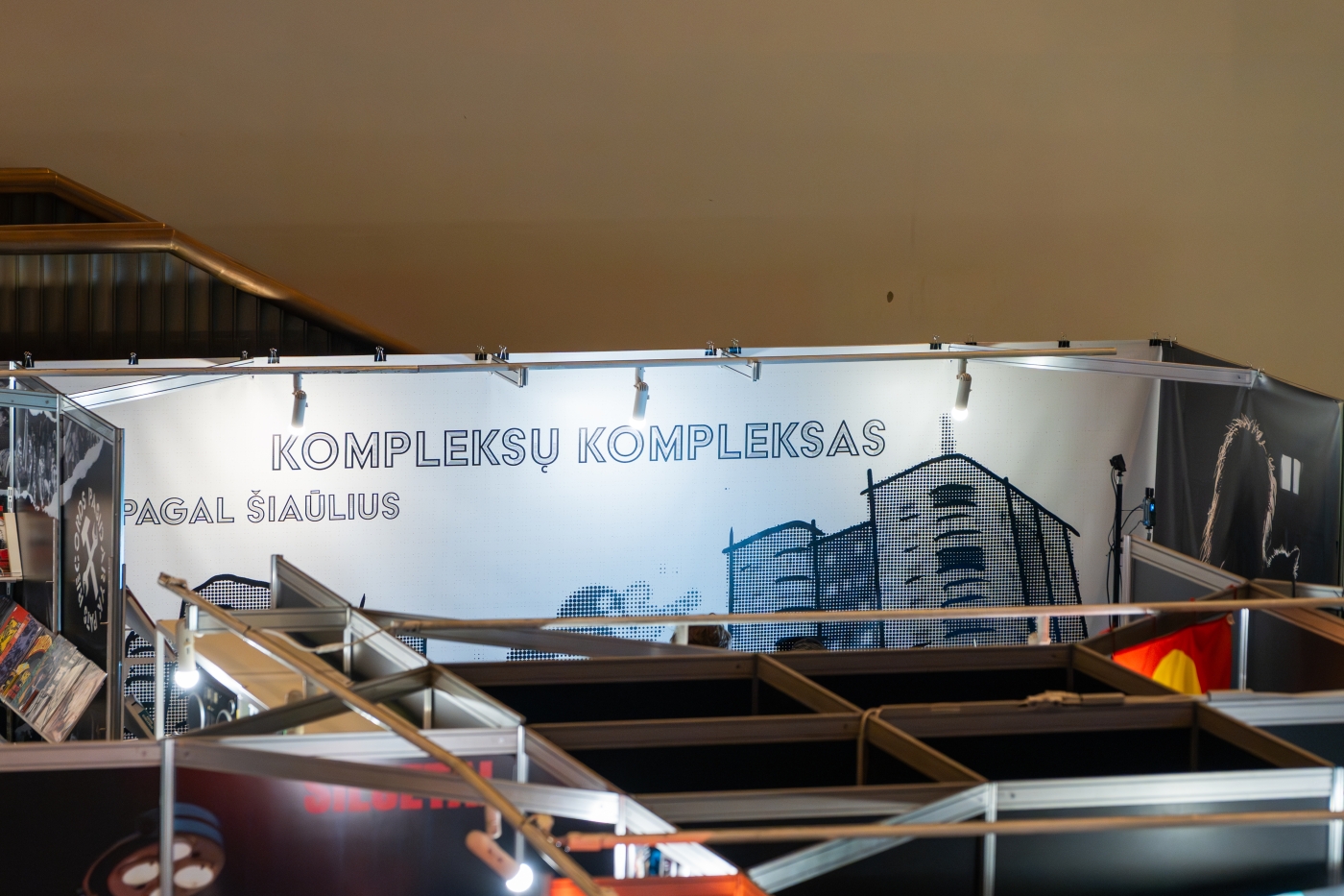 ⏯️ GYVAI 4d. „Kompleksų kompleksas“ – Stendas 1.53 Vilniaus knygų mugė, „Muzikos salė“