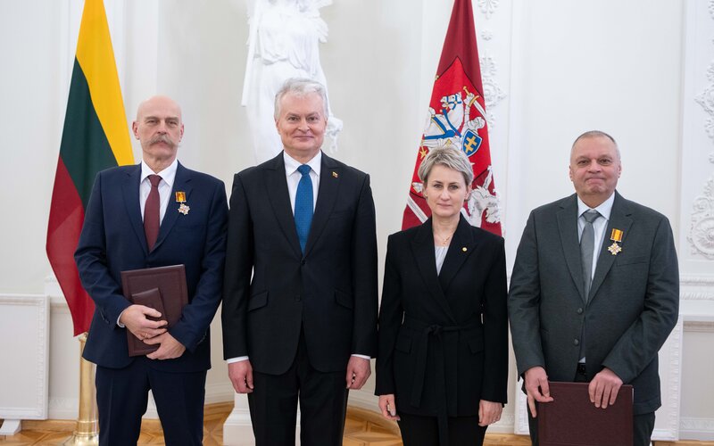 Itin sudėtingus rezonansinius nusikaltimus atskleidusiems prokurorams įteikti ypatingi valstybiniai apdovanojimai