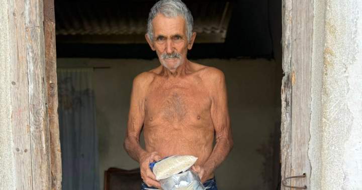 Kanadiečiai laukia skrydžių iš Kubos, pagalbos sunkiai patenka į JAV energetikos blokadą