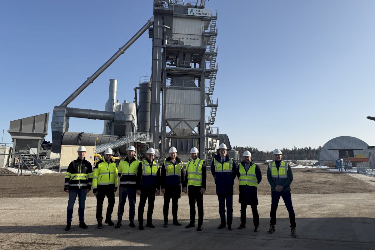 Ministras J. Taminskas: „Asfalto gamyba ir tiekimas turi būti organizuojami sklandžiai“