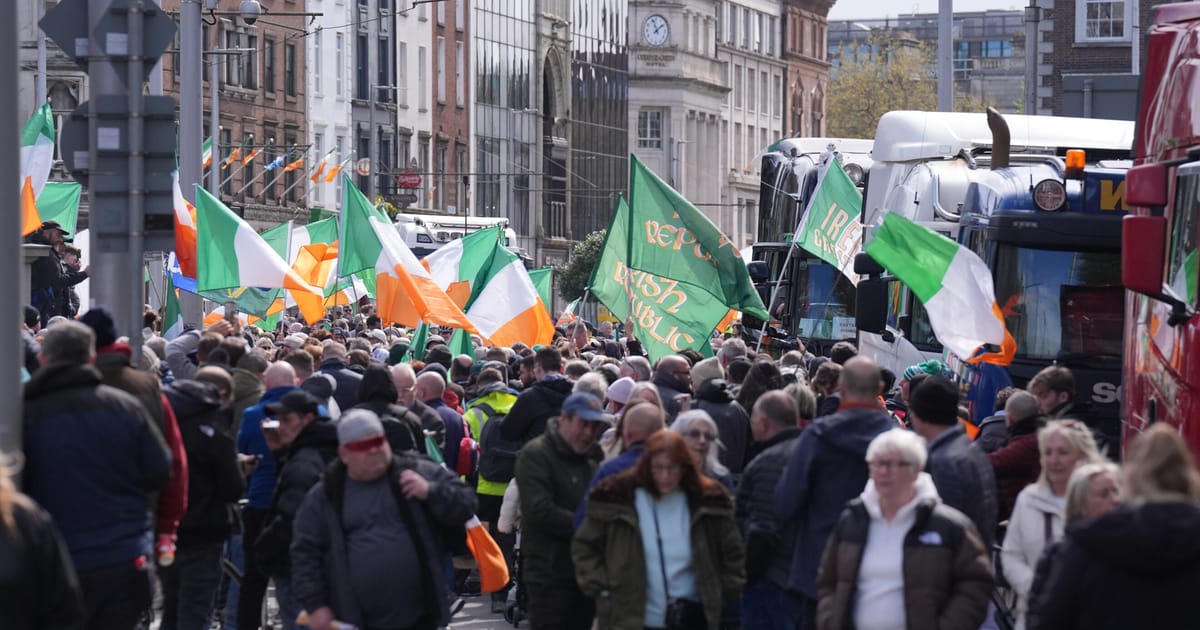 Airija mažina variklių degalų mokesčius, šalyje vykstant protestams, skelbia POLITICO