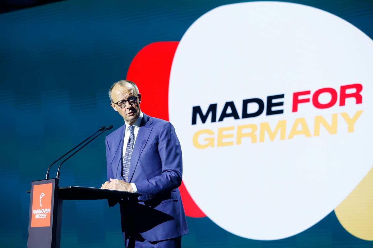 Merzas siekia išlaisvinti pramoninį AI nuo ES taisyklių „korseto“.