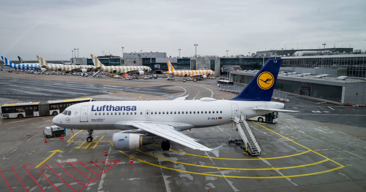 Lufthansa rengia degalų papildymo sustojimus avarinei reaktyvinių degalų situacijai – POLITICO