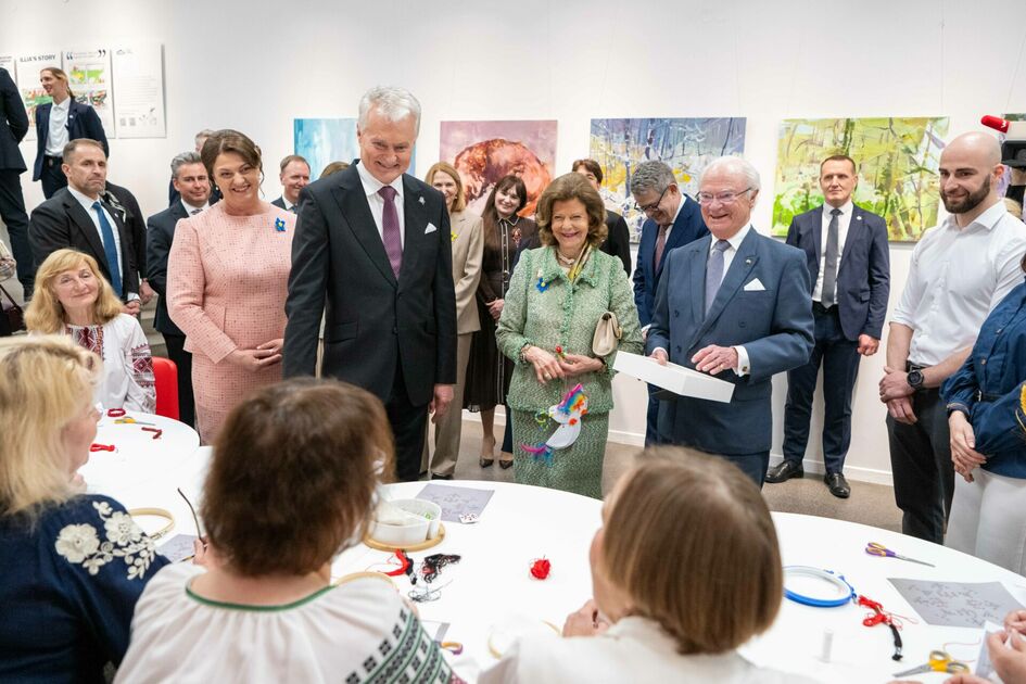 Prezidentas su pirmąja ponia ir Švedijos Karalius su Karaliene apsilankė Ukrainos centre