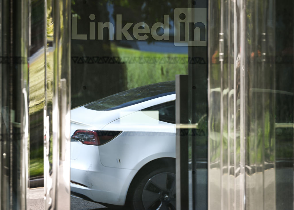 „LinkedIn“ susiduria su skundu dėl privatumo dėl aukščiausios kokybės funkcijos